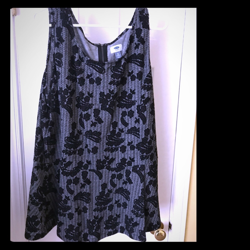 Floral sleeveless blouse with zip back